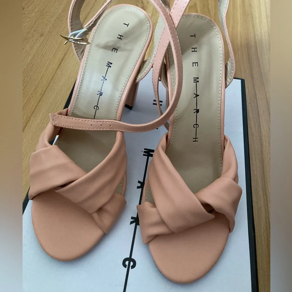 ASOS size 6 peach/nude block heels - Picture 4 of 5